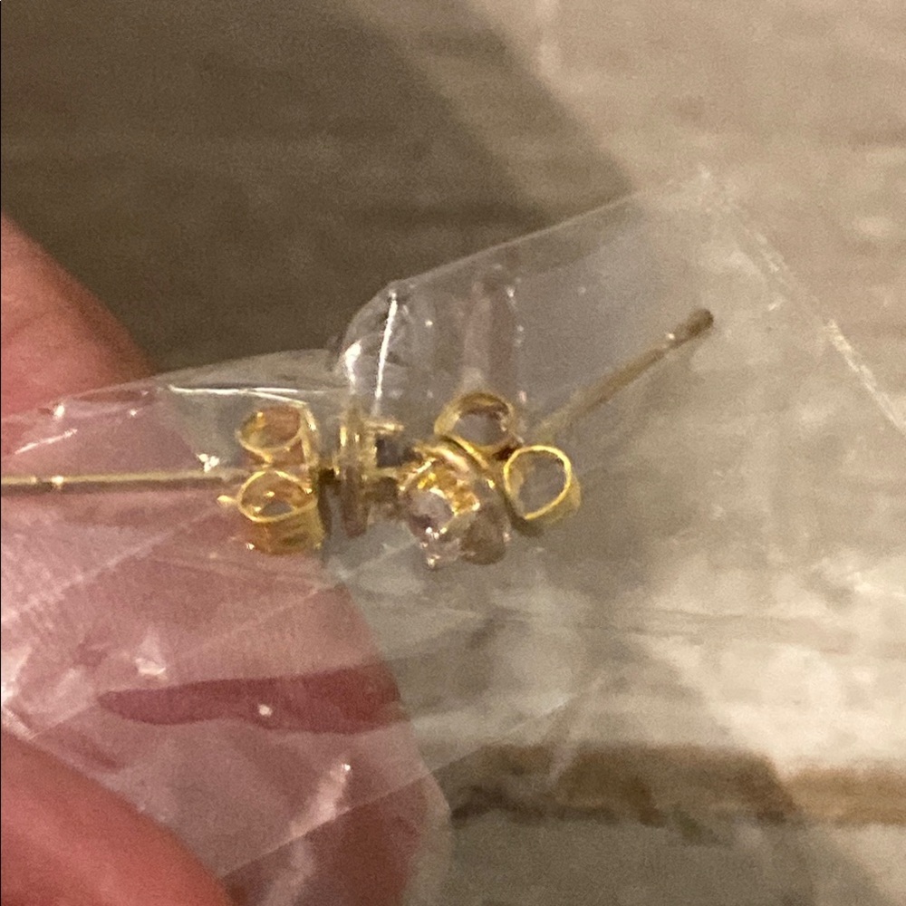 Gold tone Tanzanite Stud Earrings. New. Diamonds International. 5 Pairs - Picture 8 of 8
